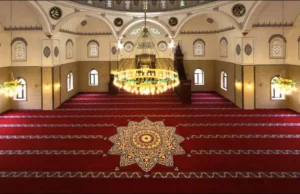 Read more about the article Mosque Carpet in Dubai: Premium Quality Carpeting Solutions