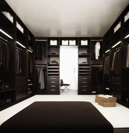 Custom Wardrobe Cabinets in Dubai